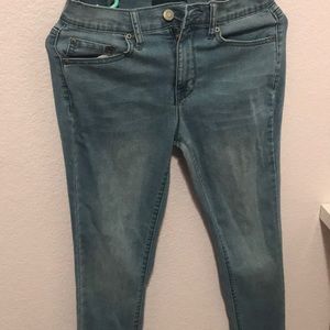 HIGH-WAISTED JEGGINGS